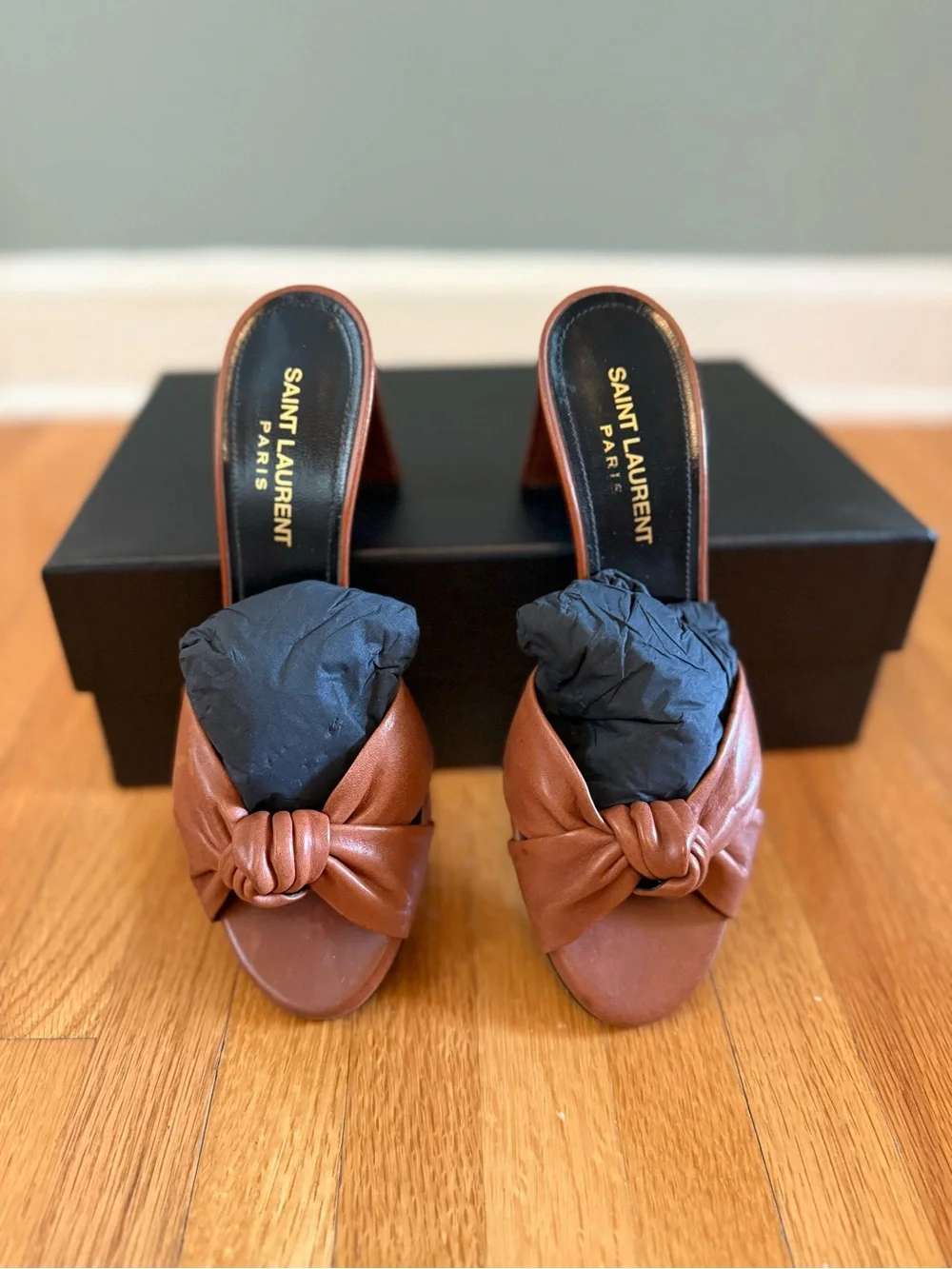 Yves Saint Laurent Tan Knot-Front Leather Sandal Mules